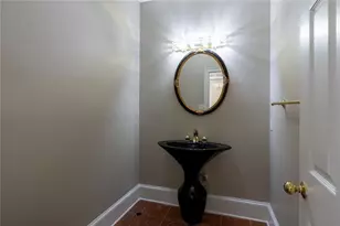 8445 Sentinae Chase Dr, Roswell, GA 30076 - Photo 10