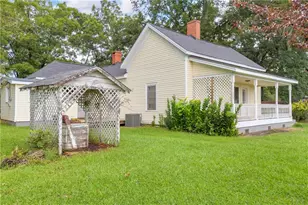 5270 Gainesville St, Flowery Branch, GA 30542 - Photo 2