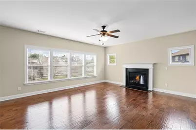 501 La Perla Drive, Sugar Hill, GA 30518 - Photo 6
