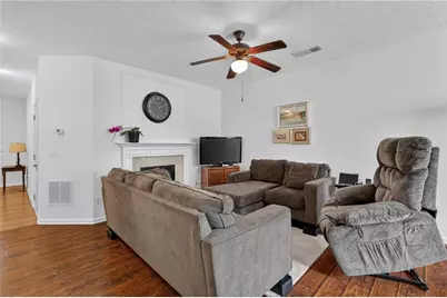 6647 Splashwater Drive, Flowery Branch, GA 30542 - Photo 6