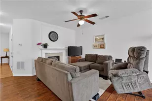 6647 Splashwater Dr, Flowery Branch, GA 30542 - Photo 6