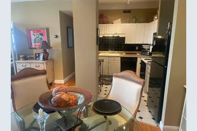 3060 Pharr Court North NW #821, Atlanta, GA 30305 - Photo 6