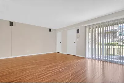 276 Lakemoore Drive NE #E, Atlanta, GA 30342 - Photo 4