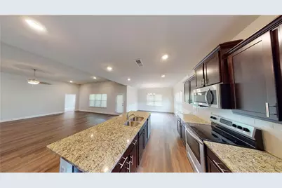 1022 Holliday Pass, Griffin, GA 30223 - Photo 4