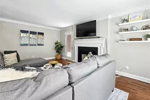 184 Peachtree Hollow Ct, Atlanta, GA 30328 - Photo 6
