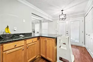 184 Peachtree Hollow Ct, Atlanta, GA 30328 - Photo 12