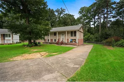 1140 Pineglen Drive, Riverdale, GA 30296 - Photo 2