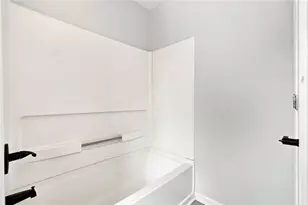366 N Beach Ct, Riverdale, GA 30274 - Photo 26