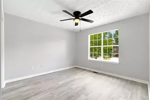 366 N Beach Ct, Riverdale, GA 30274 - Photo 16