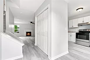 366 N Beach Ct, Riverdale, GA 30274 - Photo 6