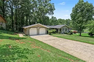 4295 Autumn Hill Dr, Stone Mountain, GA 30083 - Photo 2