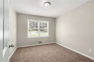 4295 Autumn Hill Dr, Stone Mountain, GA 30083 - Photo 18