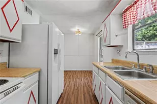 655 Harvard Dr NW, Lilburn, GA 30047 - Photo 8