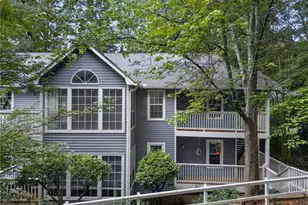 1010 Gettysburg Pl, Sandy Springs, GA 30350 - Photo 2