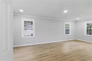 492 S Susan Creek Dr, Stone Mountain, GA 30083 - Photo 14