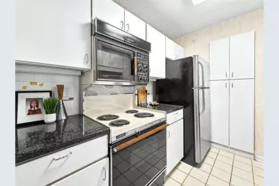 28402 Plantation Drive NE, Atlanta, GA 30324 - Photo 10