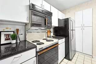 28402 Plantation Dr NE, Atlanta, GA 30324 - Photo 10