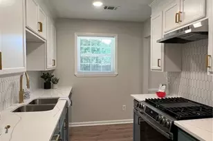 851 Shore Dr, Lithonia, GA 30058 - Photo 10