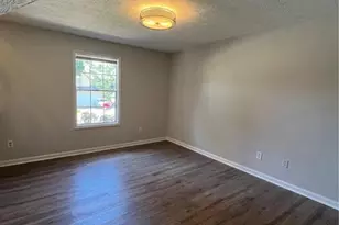 851 Shore Dr, Lithonia, GA 30058 - Photo 14