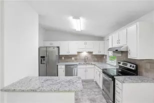 3020 Forestside Ln, Atlanta, GA 30349 - Photo 2