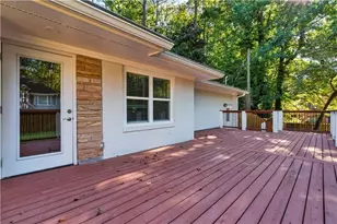 1841 Gainsborough Dr, Atlanta, GA 30341 - Photo 20