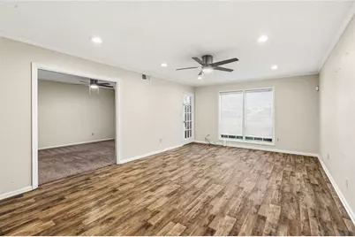 6851 Roswell Road #D-15, Atlanta, GA 30328 - Photo 4