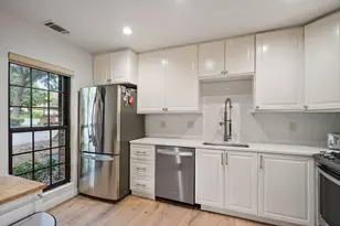 23116 Plantation Dr NE, Atlanta, GA 30324 - Photo 14