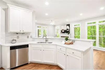 7255 Village Creek Trace, Atlanta, GA 30328 - Photo 6