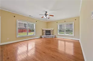 1413 Park Hollow Ln NE, Lawrenceville, GA 30043 - Photo 18
