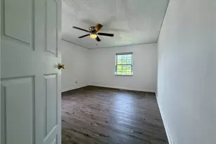 1070 Ollie Cir NW, Atlanta, GA 30314 - Photo 10