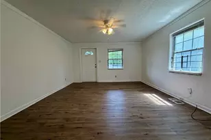 1070 Ollie Cir NW, Atlanta, GA 30314 - Photo 8