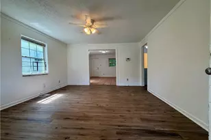 1070 Ollie Cir NW, Atlanta, GA 30314 - Photo 4