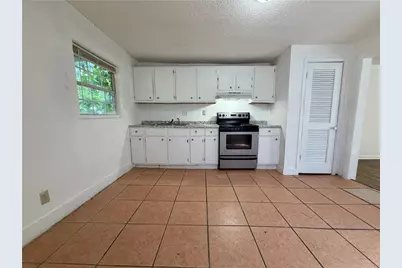 1070 Ollie Circle NW, Atlanta, GA 30314 - Photo 4