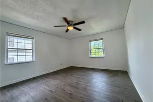 1070 Ollie Cir NW, Atlanta, GA 30314 - Photo 10
