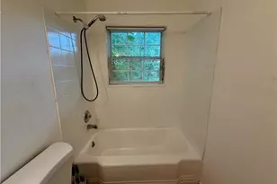 1070 Ollie Cir NW, Atlanta, GA 30314 - Photo 16