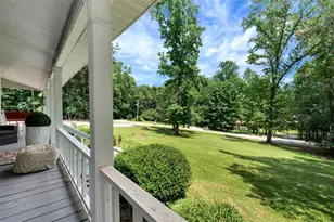 425 Greenleaf Dr, Lavonia, GA 30553 - Photo 6