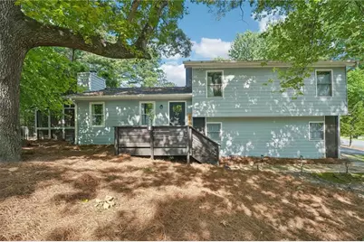 585 Westchester Circle SW, Marietta, GA 30064 - Photo 2