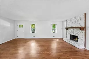 585 Westchester Cir SW, Marietta, GA 30064 - Photo 6