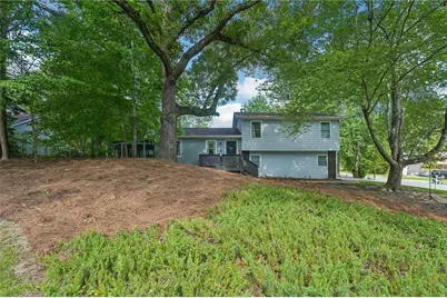 585 Westchester Circle SW, Marietta, GA 30064 - Photo 4