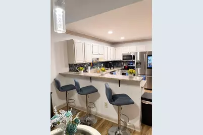 8945 Carroll Manor Drive, Sandy Springs, GA 30350 - Photo 14