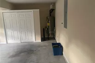 927 Park Hollow Way, Lawrenceville, GA 30043 - Photo 20