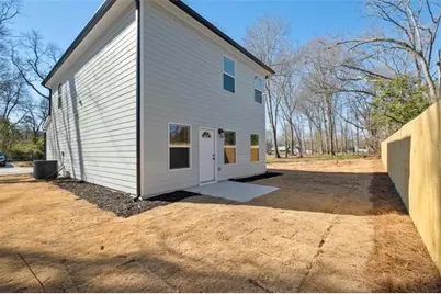 1015 Lyndon Ave, Griffin, GA 30223 - Photo 2