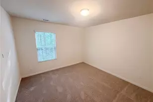 611 Dodson Lake Ct, Fairburn, GA 30213 - Photo 8