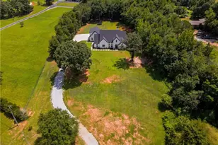 860 W Ridgeway Rd, Maysville, GA 30558 - Photo 6