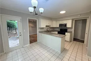 150 Ocee View Ct, Johns Creek, GA 30022 - Photo 8