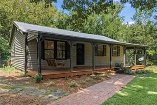 736 Wolfskin Rd, Arnoldsville, GA 30619 - Photo 4