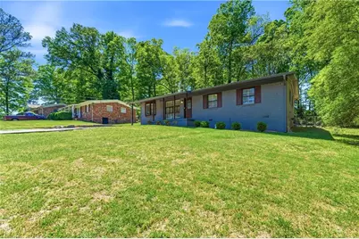 2725 Shoreland Drive SW, Atlanta, GA 30331 - Photo 2