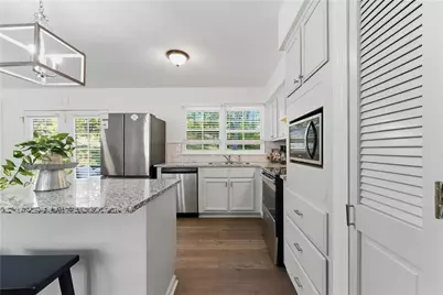 2725 Shoreland Drive SW, Atlanta, GA 30331 - Photo 16