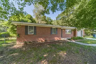 5794 Henry Bailey Rd, Sugar Hill, GA 30518 - Photo 4