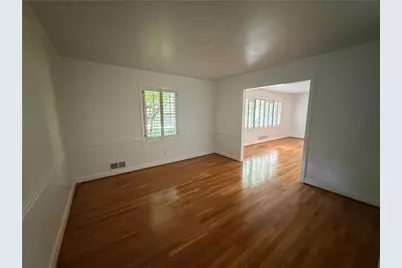 6651 Castleton Drive, Sandy Springs, GA 30328 - Photo 10